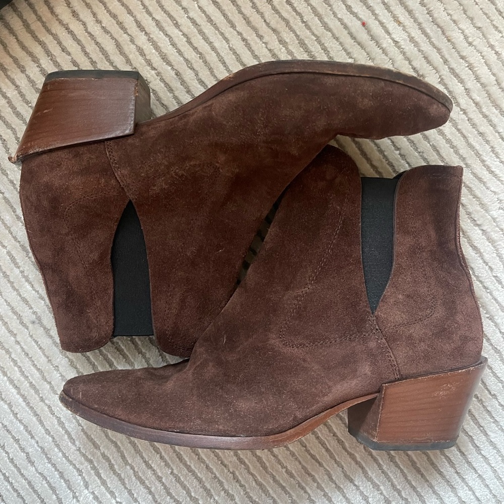 Chocolate Brown Tods Ankle Booties